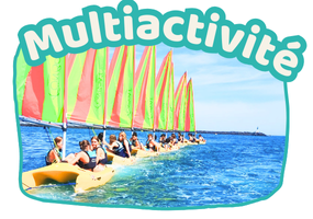 Supernova colonies de vacances groupe de jeunes en cours d'initiation à la voile sur la mer méditerranée sud de la france